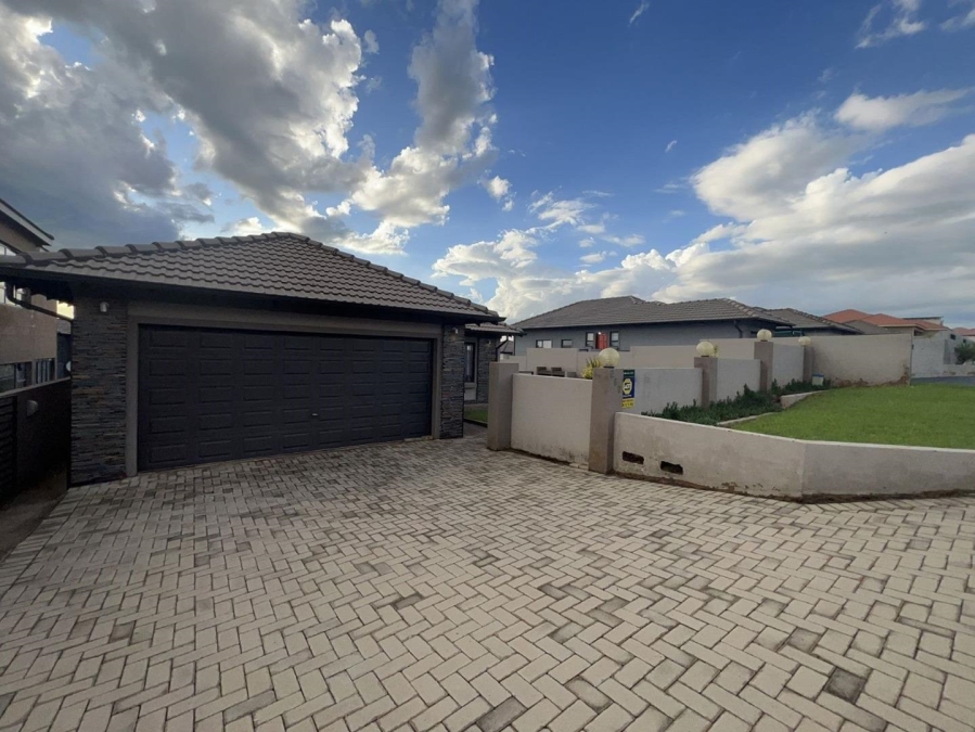 3 Bedroom Property for Sale in Wildtuinpark Gauteng