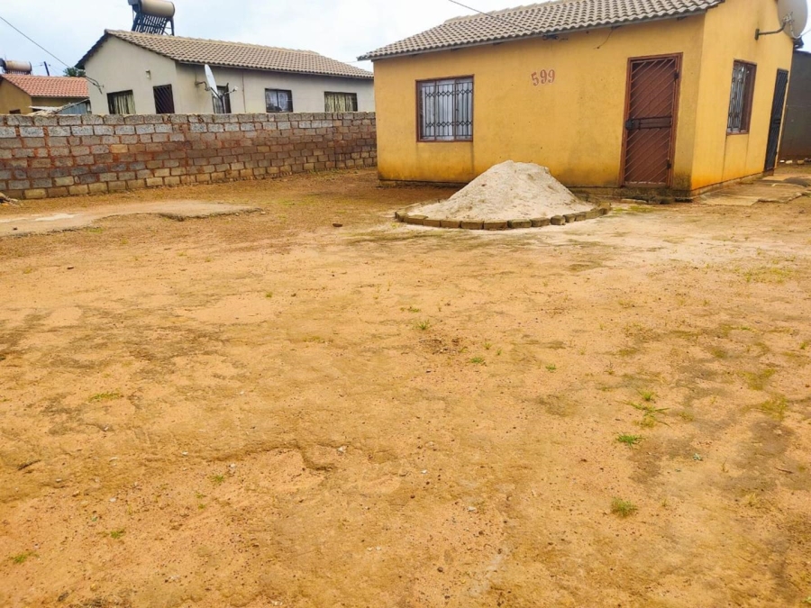 2 Bedroom Property for Sale in Chris Hani Gauteng