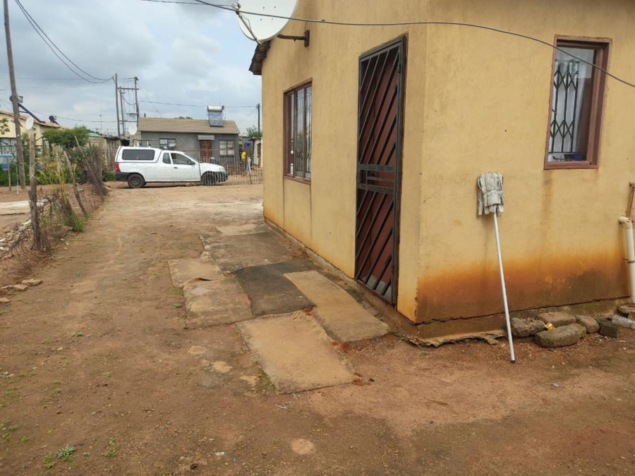 2 Bedroom Property for Sale in Chris Hani Gauteng