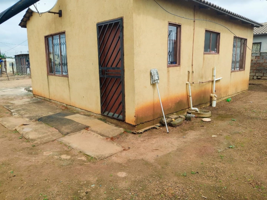 2 Bedroom Property for Sale in Chris Hani Gauteng