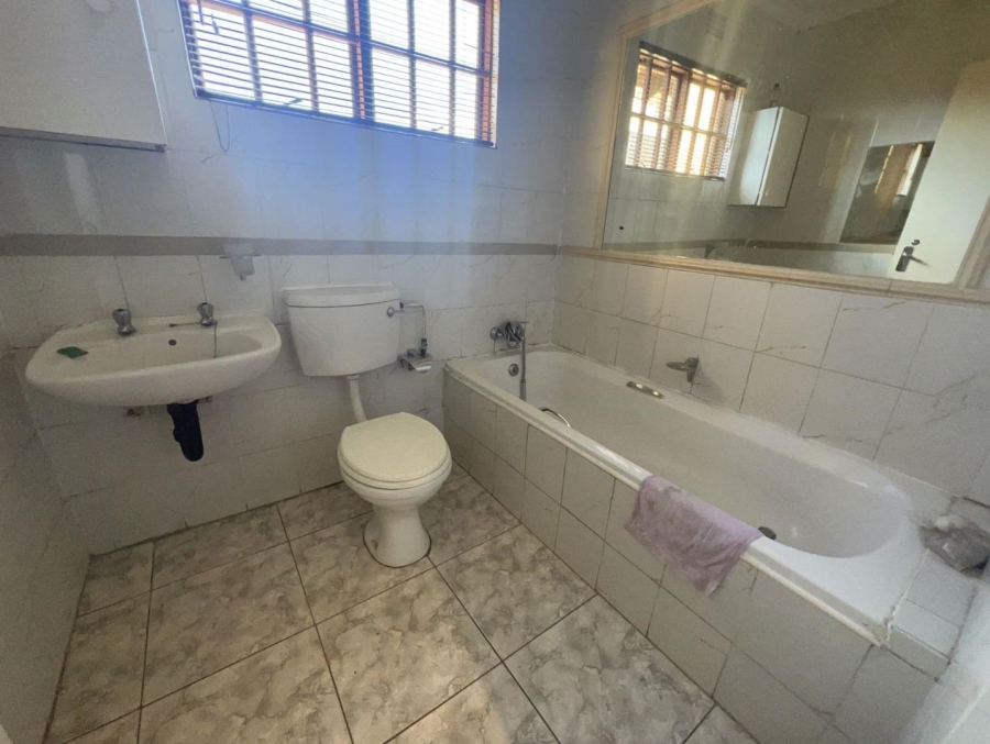 4 Bedroom Property for Sale in Ormonde Gauteng