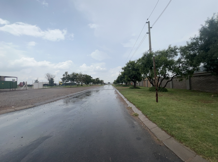 3 Bedroom Property for Sale in Azaadville Gardens Gauteng