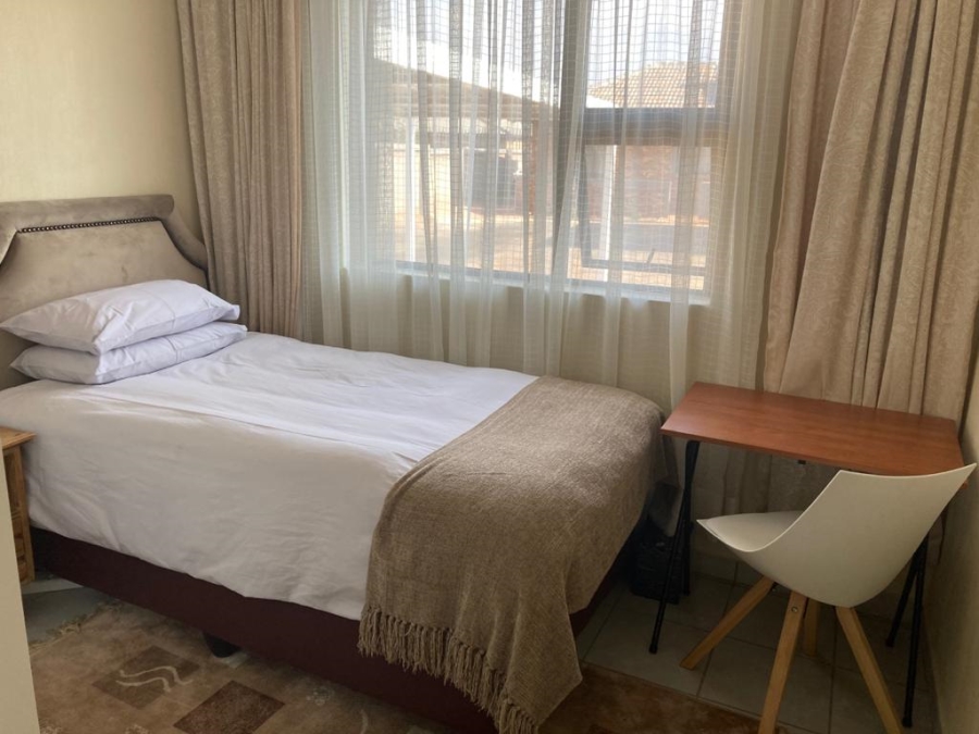 3 Bedroom Property for Sale in Azaadville Gardens Gauteng