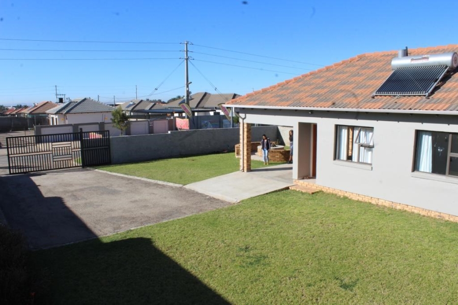 3 Bedroom Property for Sale in Azaadville Gardens Gauteng