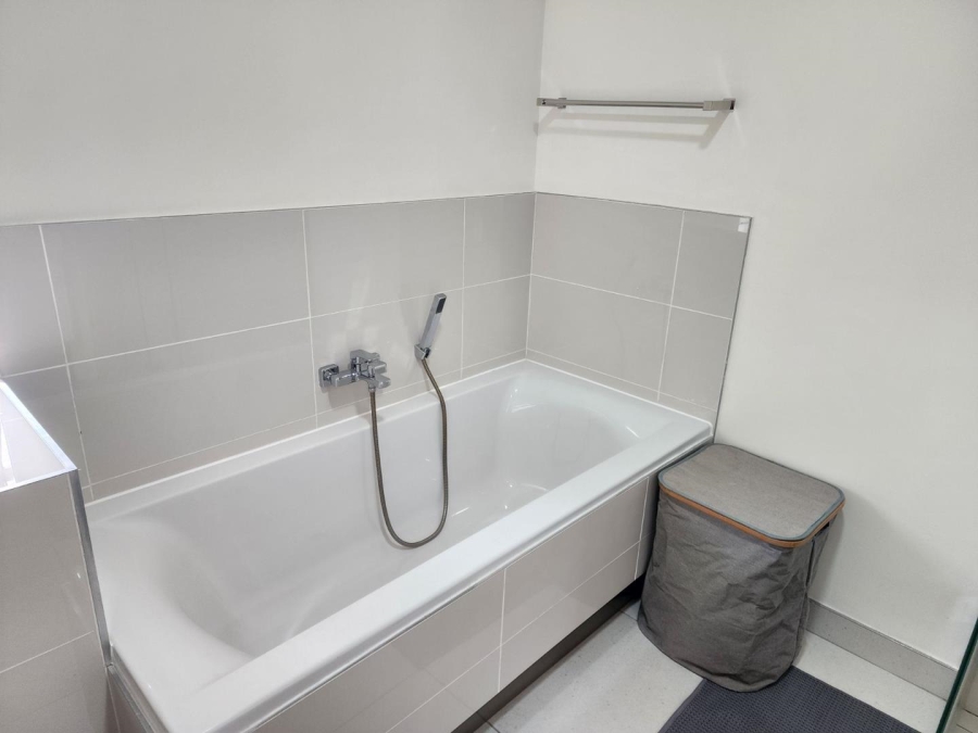 1 Bedroom Property for Sale in Lonehill Gauteng