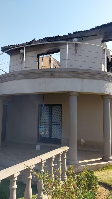 5 Bedroom Property for Sale in Bloubosrand Gauteng