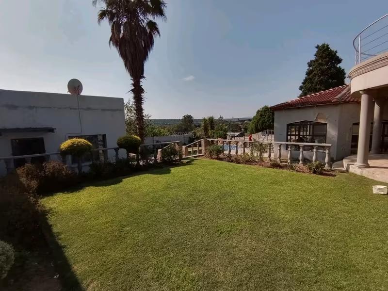 5 Bedroom Property for Sale in Bloubosrand Gauteng
