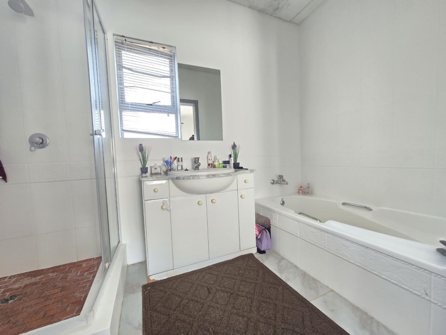 1 Bedroom Property for Sale in Sunninghill Gauteng