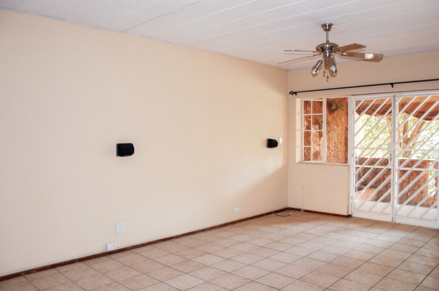 2 Bedroom Property for Sale in Vorna Valley Gauteng