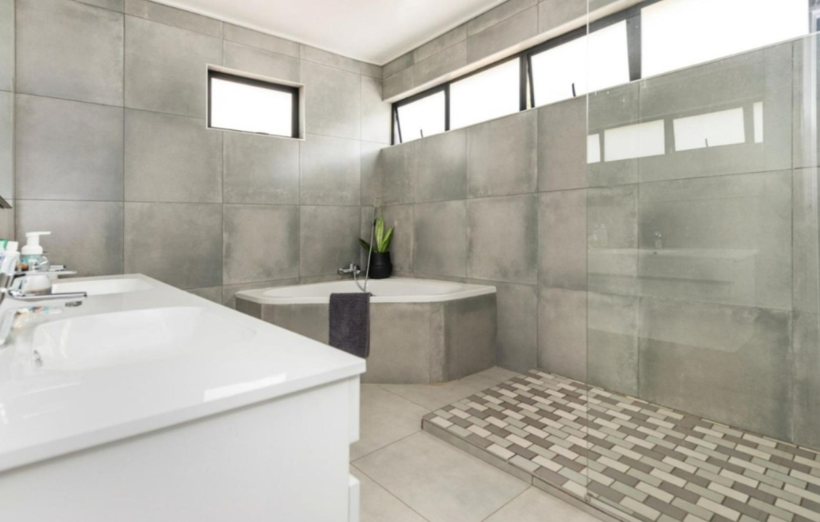 3 Bedroom Property for Sale in Bedfordview Gauteng