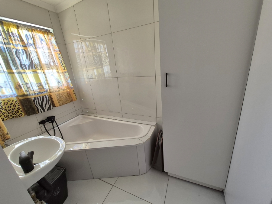4 Bedroom Property for Sale in Gerdview Gauteng