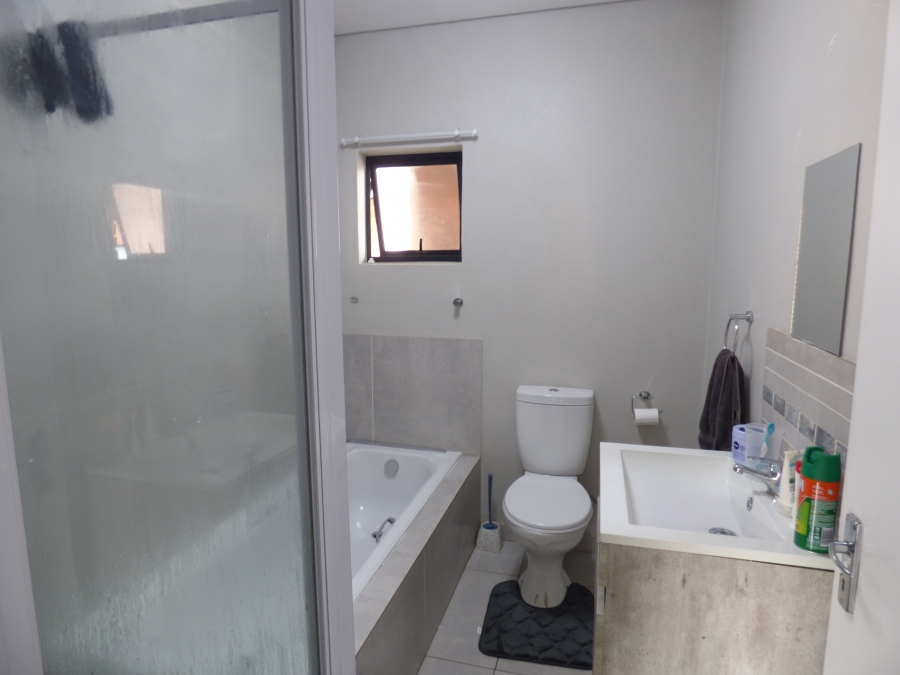 2 Bedroom Property for Sale in Ravenswood Gauteng