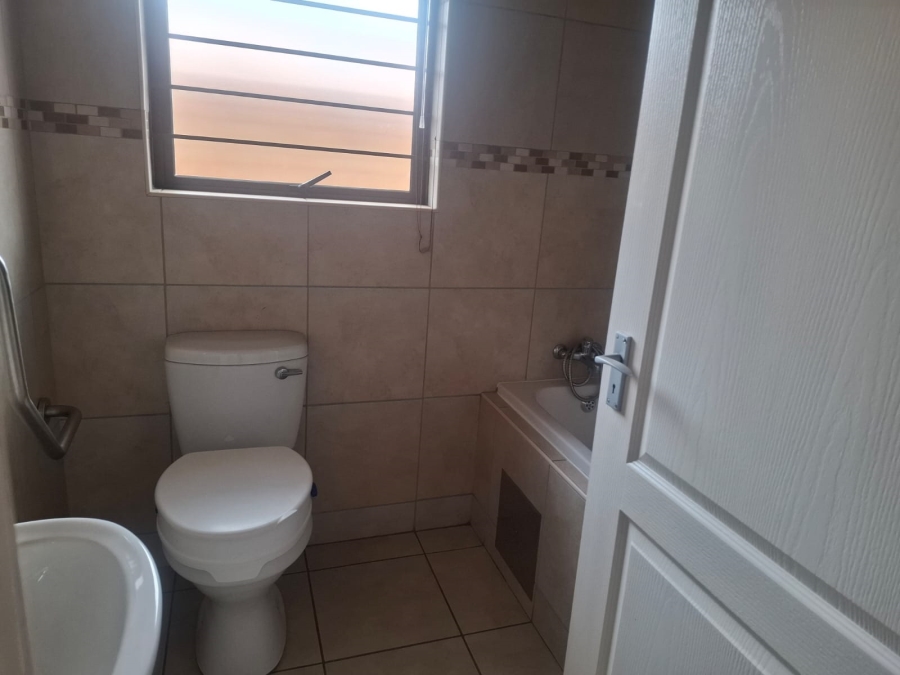 2 Bedroom Property for Sale in Pomona Gauteng