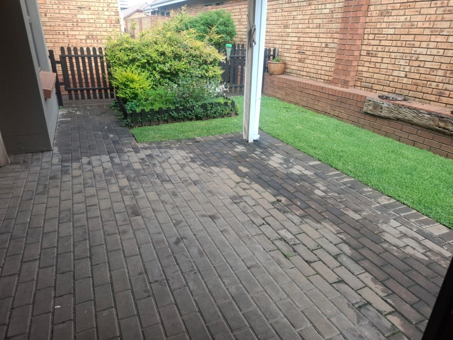 2 Bedroom Property for Sale in Pomona Gauteng