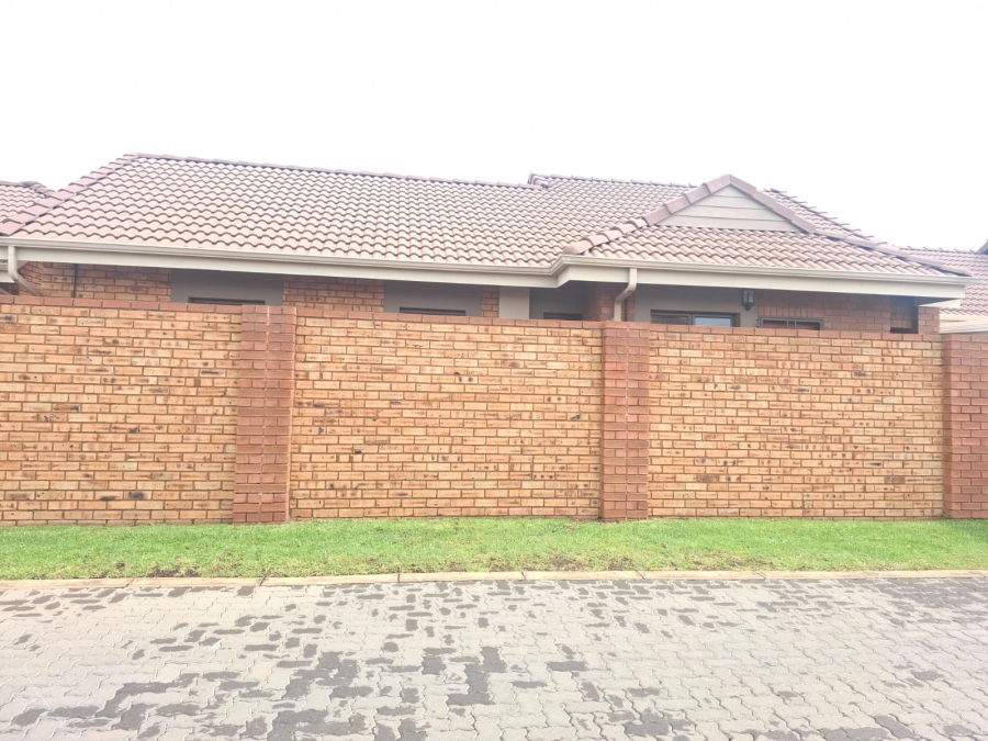 2 Bedroom Property for Sale in Pomona Gauteng