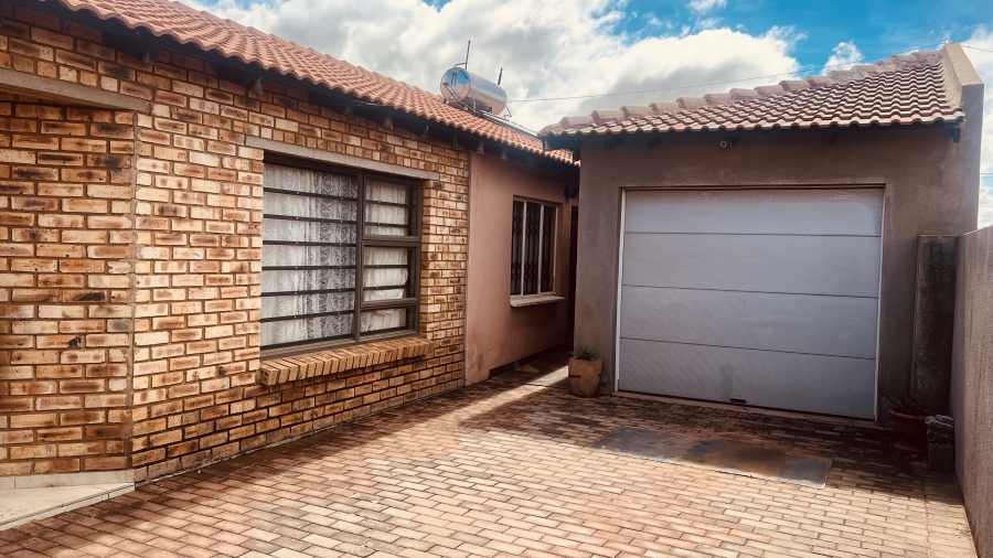 3 Bedroom Property for Sale in Protea Glen Gauteng
