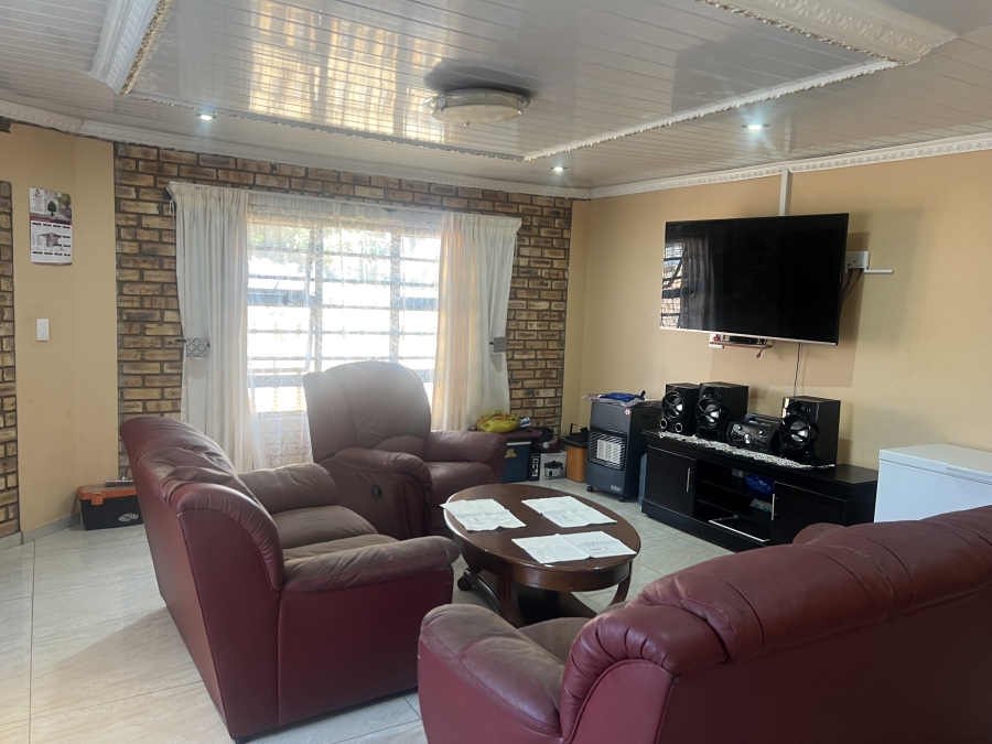 3 Bedroom Property for Sale in Protea Glen Gauteng