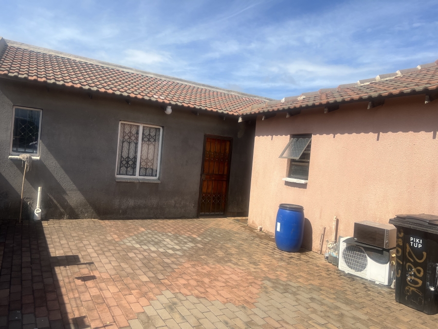 3 Bedroom Property for Sale in Protea Glen Gauteng