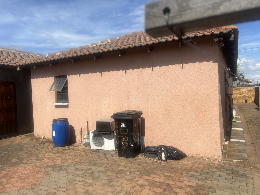 3 Bedroom Property for Sale in Protea Glen Gauteng