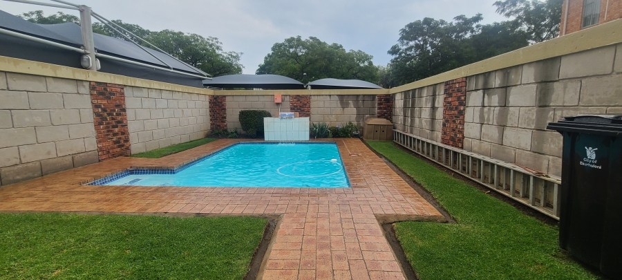 1 Bedroom Property for Sale in Edenvale Central Gauteng