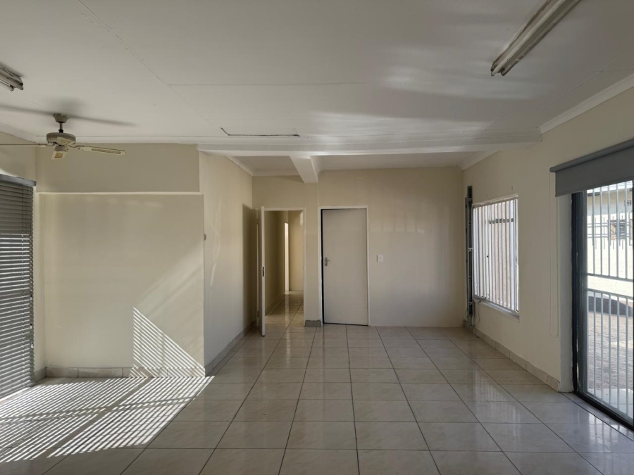 To Let commercial Property for Rent in New Redruth Gauteng