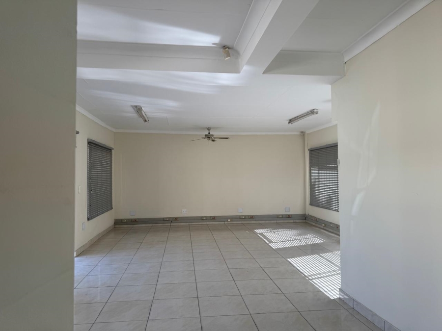 To Let commercial Property for Rent in New Redruth Gauteng