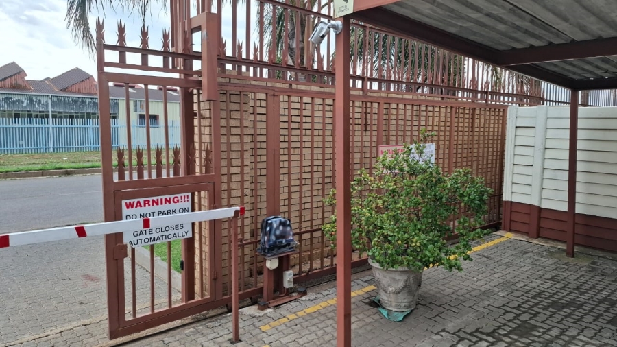 To Let commercial Property for Rent in Apex Gauteng