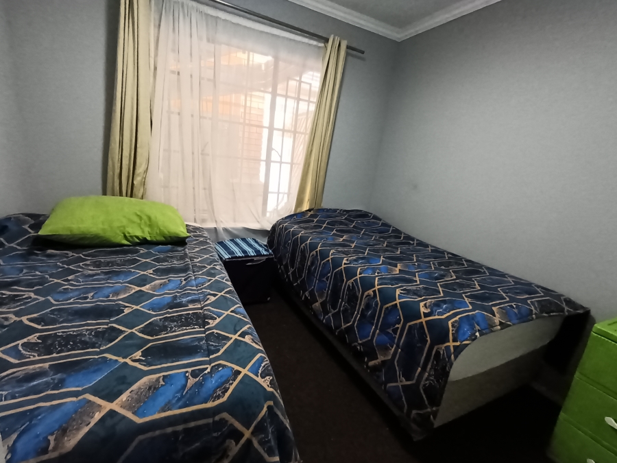 3 Bedroom Property for Sale in Die Hoewes Gauteng