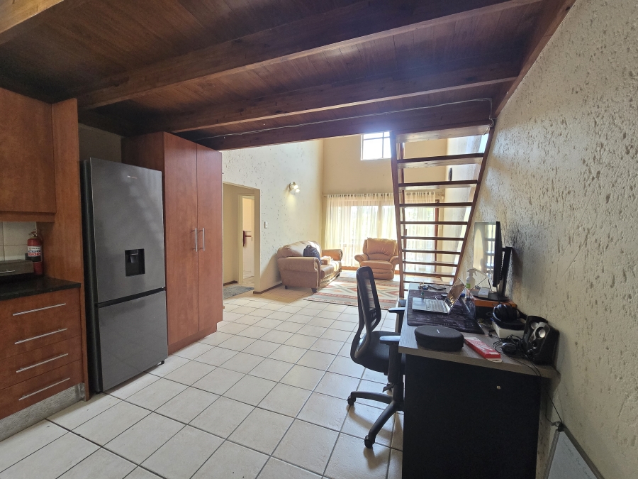 2 Bedroom Property for Sale in Sunninghill Gauteng