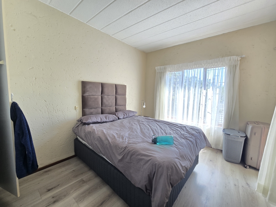 2 Bedroom Property for Sale in Sunninghill Gauteng