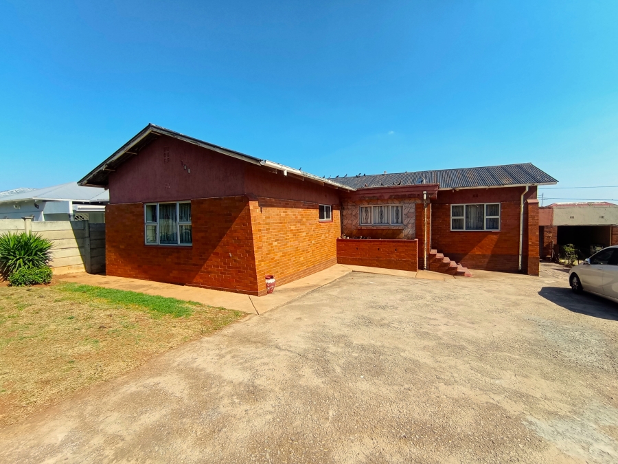 3 Bedroom Property for Sale in Crosby Gauteng