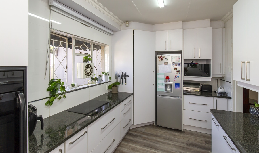 5 Bedroom Property for Sale in Highway Gardens Gauteng