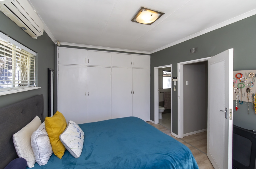 5 Bedroom Property for Sale in Highway Gardens Gauteng