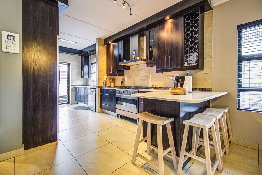 4 Bedroom Property for Sale in Glen Marais Gauteng