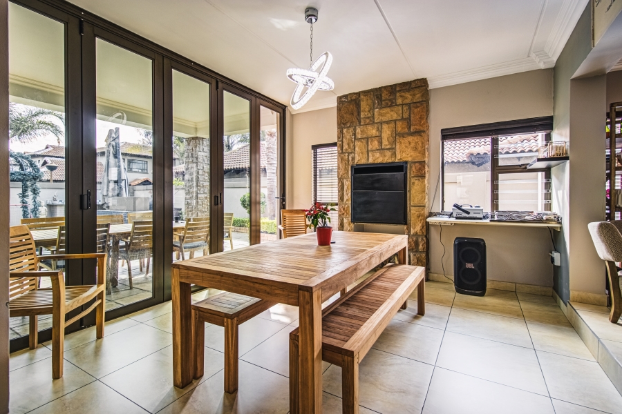 4 Bedroom Property for Sale in Glen Marais Gauteng