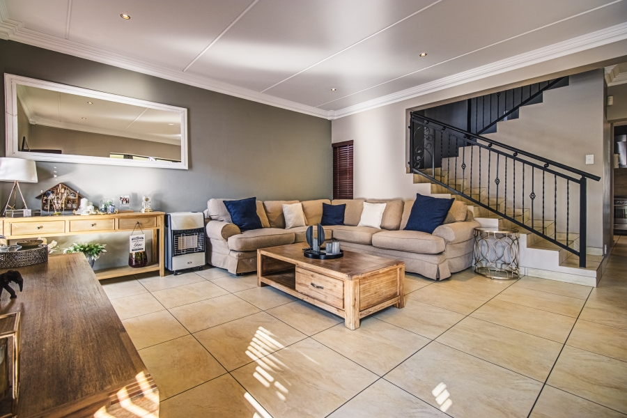 4 Bedroom Property for Sale in Glen Marais Gauteng