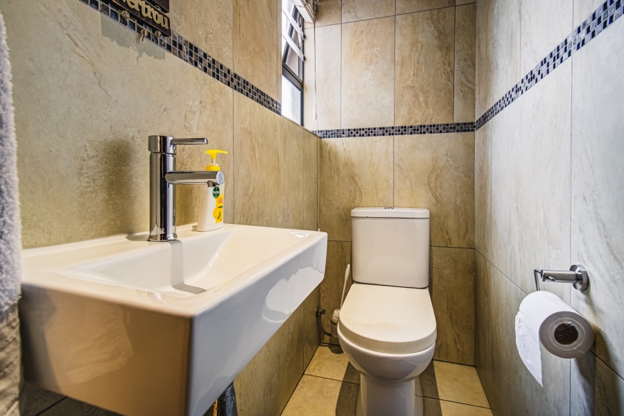 4 Bedroom Property for Sale in Glen Marais Gauteng