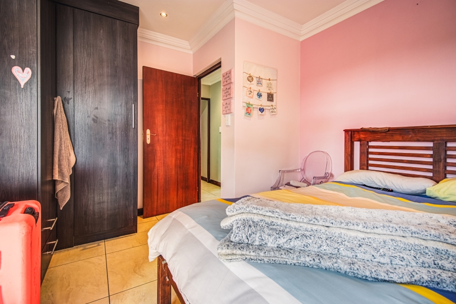 4 Bedroom Property for Sale in Glen Marais Gauteng