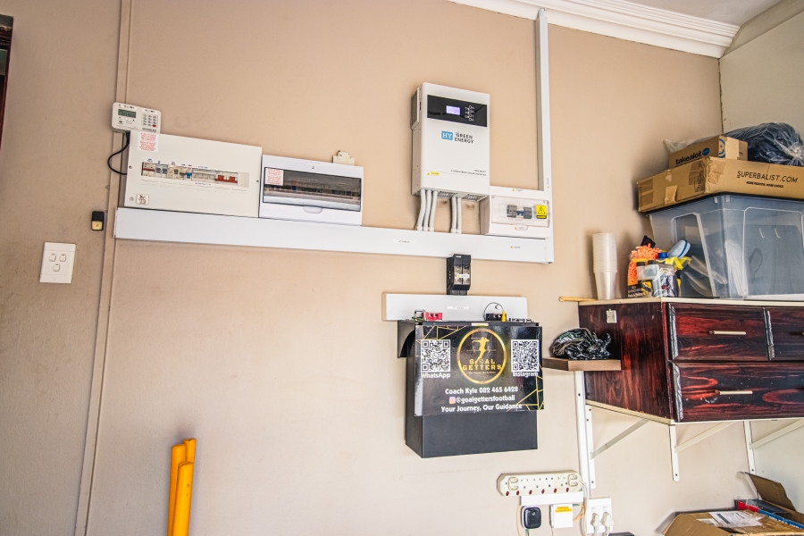 4 Bedroom Property for Sale in Glen Marais Gauteng