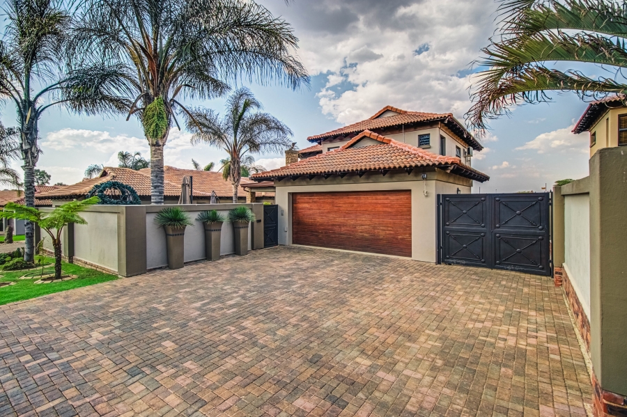 4 Bedroom Property for Sale in Glen Marais Gauteng