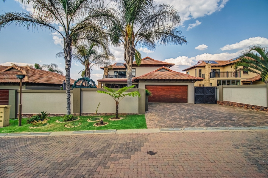 4 Bedroom Property for Sale in Glen Marais Gauteng