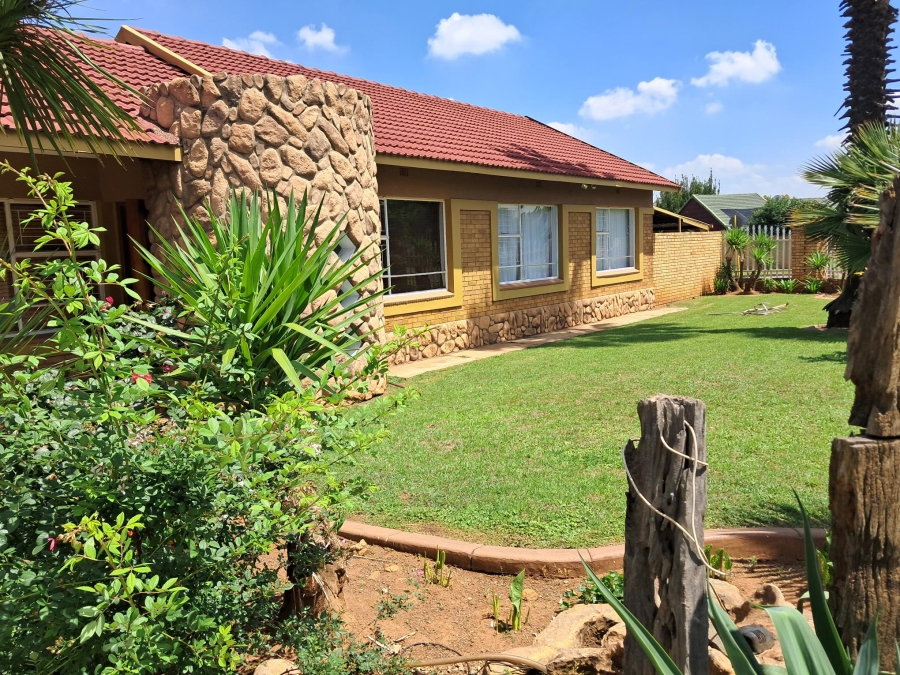 4 Bedroom Property for Sale in Dalpark Gauteng