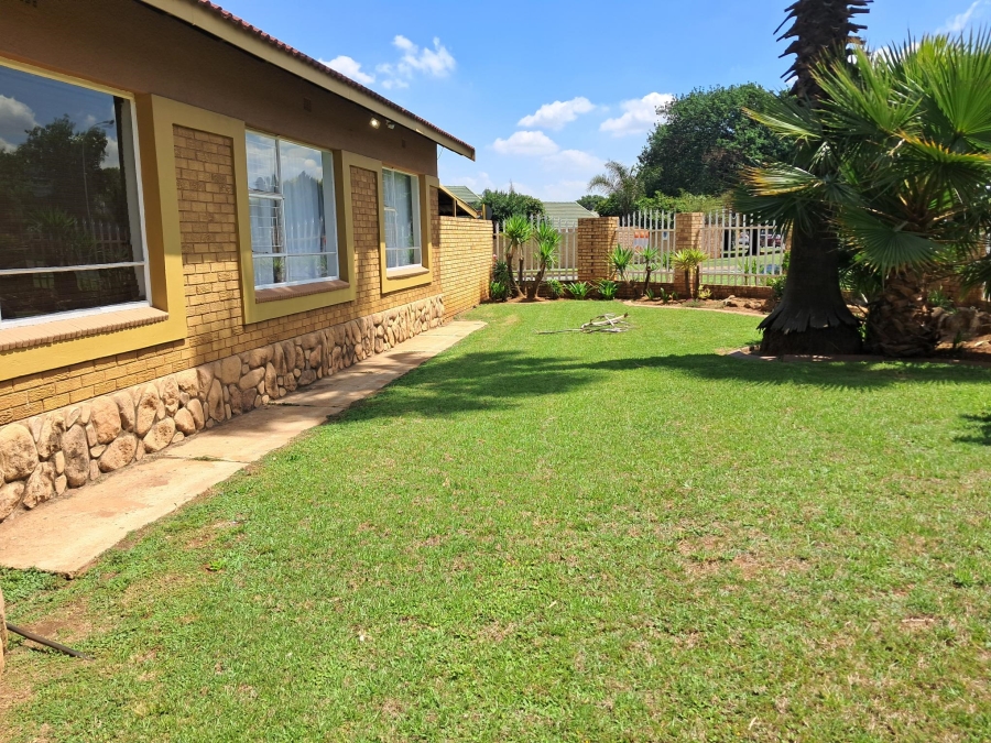 4 Bedroom Property for Sale in Dalpark Gauteng