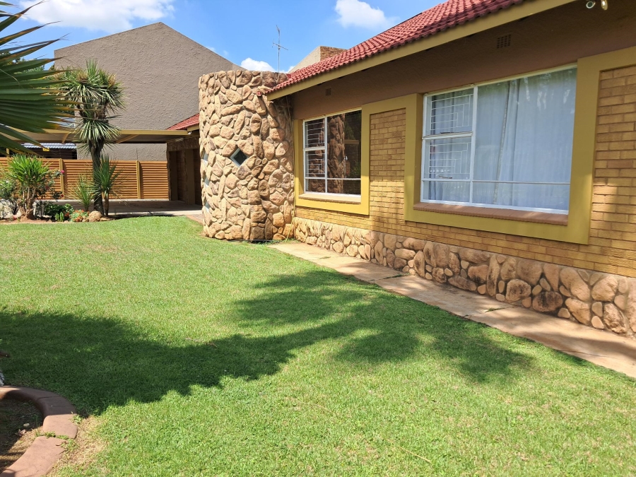 4 Bedroom Property for Sale in Dalpark Gauteng