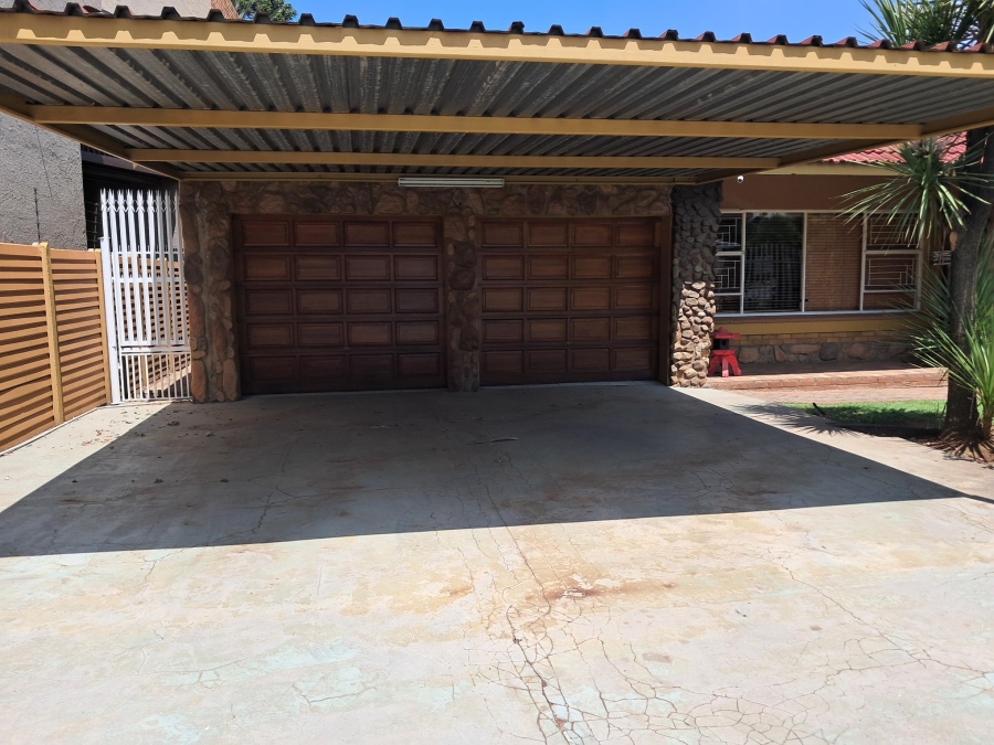 4 Bedroom Property for Sale in Dalpark Gauteng