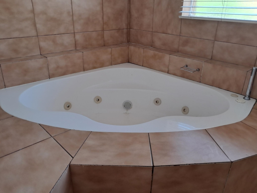 4 Bedroom Property for Sale in Dalpark Gauteng