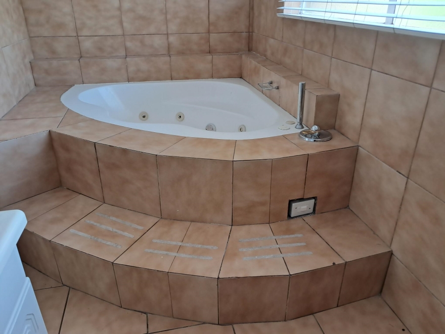 4 Bedroom Property for Sale in Dalpark Gauteng