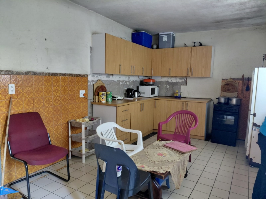 8 Bedroom Property for Sale in Actonville Gauteng