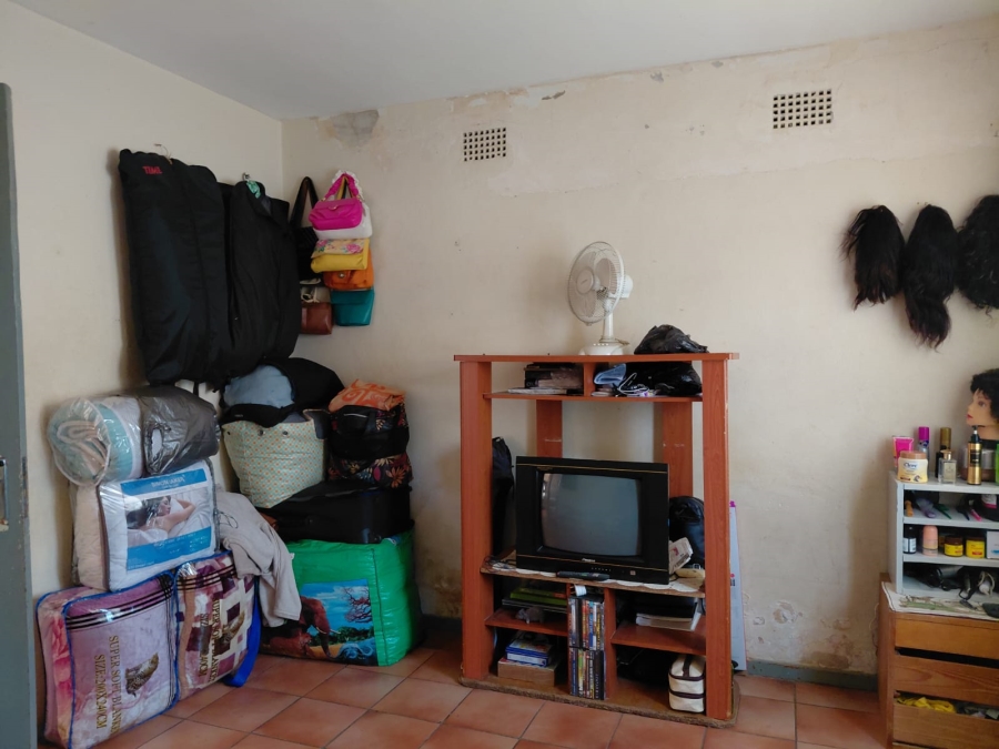 8 Bedroom Property for Sale in Actonville Gauteng