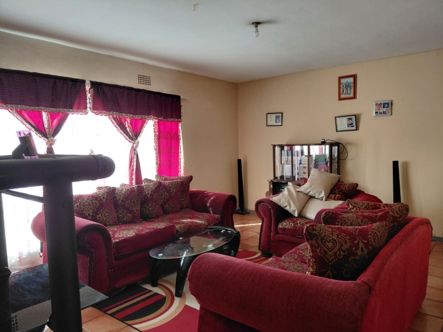 8 Bedroom Property for Sale in Actonville Gauteng